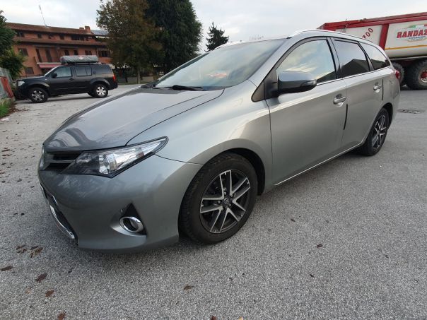 TOYOTA AURIS TOURING SPORT 1.4 D-4D Active 