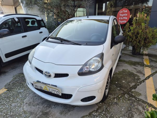 TOYOTA AYGO 1.0 12V VVT-i 5 porte Now Connect 68.000km!!!